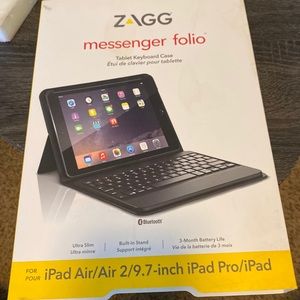 iPad tablet keyboard case